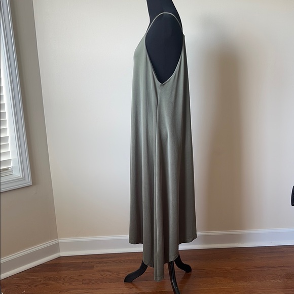 Nicole Miller Olive Green Maxi Dress with built in shelf bra - Picture 5 of 9